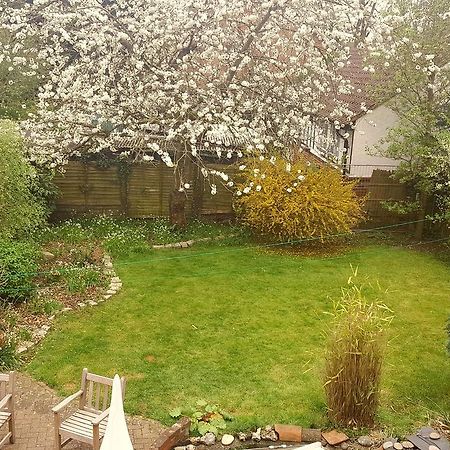 Sadlers Guest House Wokingham Exterior foto
